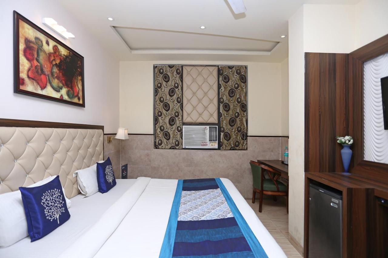 Vaccinated Staff - Capital O 705 Hotel Siddharth Inn Джайпур Екстер'єр фото